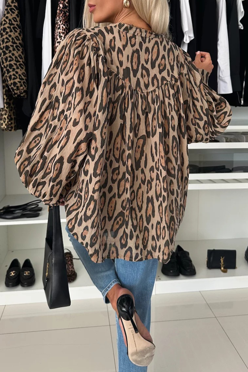 Blusas casuales con cuello redondo fruncido y botones de leopardo