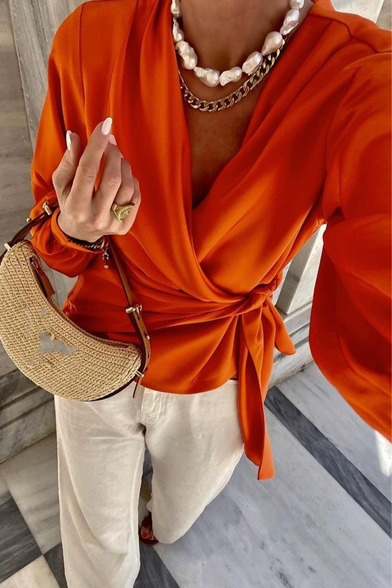 Elegantes blusas de color sólido con cordones y cuello en V