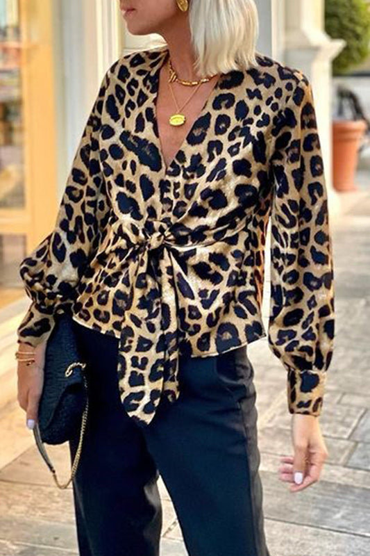 Blusas elegantes de calle con cuello en V, encaje y estampado de leopardo