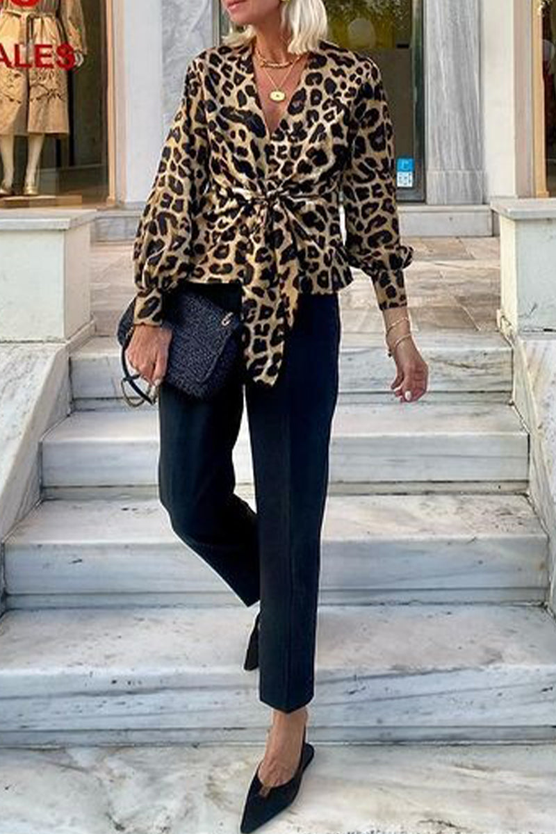 Blusas elegantes de calle con cuello en V, encaje y estampado de leopardo