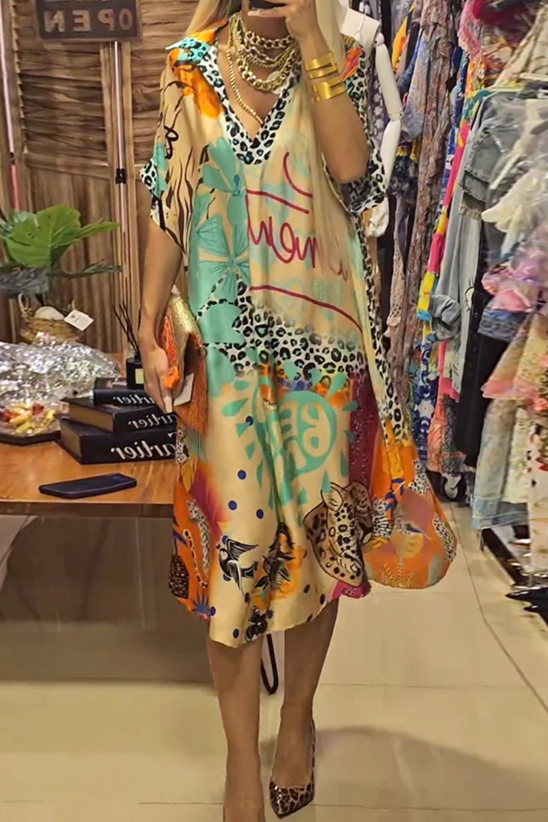 Vestido informal de manga corta con cuello en V irregular y estampado de leopardo y letras de calle