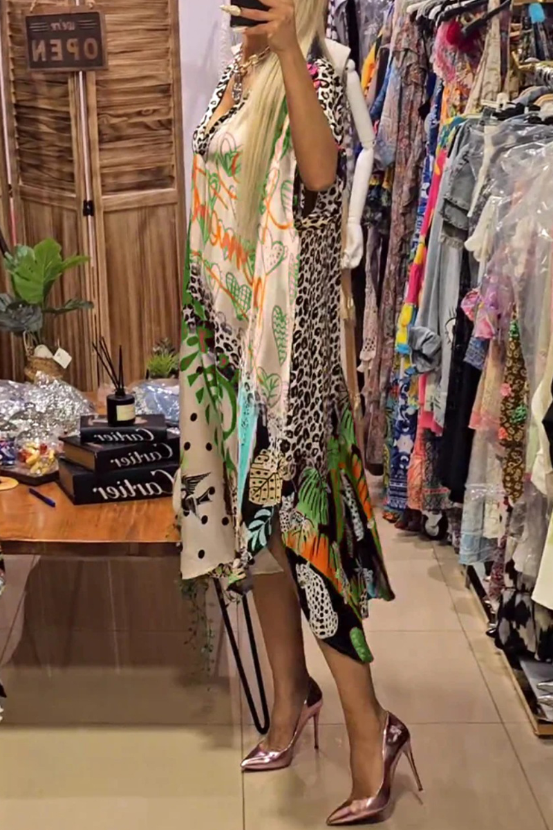 Vestido informal de manga corta con cuello en V irregular y estampado de leopardo y letras de calle