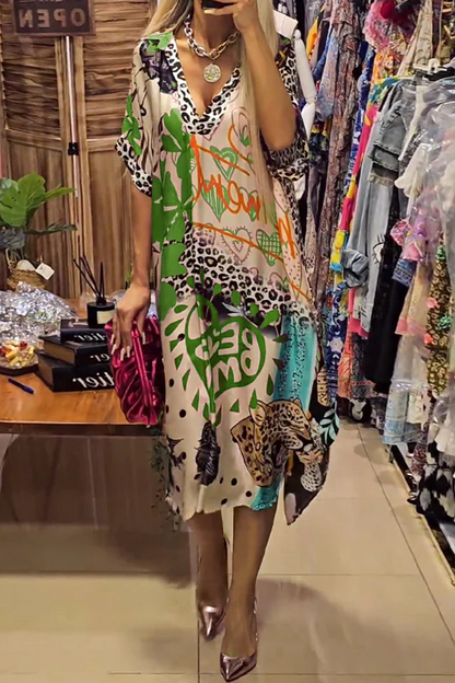 Vestido informal de manga corta con cuello en V irregular y estampado de leopardo y letras de calle