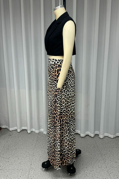 Conjunto informal de dos piezas con estampado de leopardo, escote en V y sin mangas