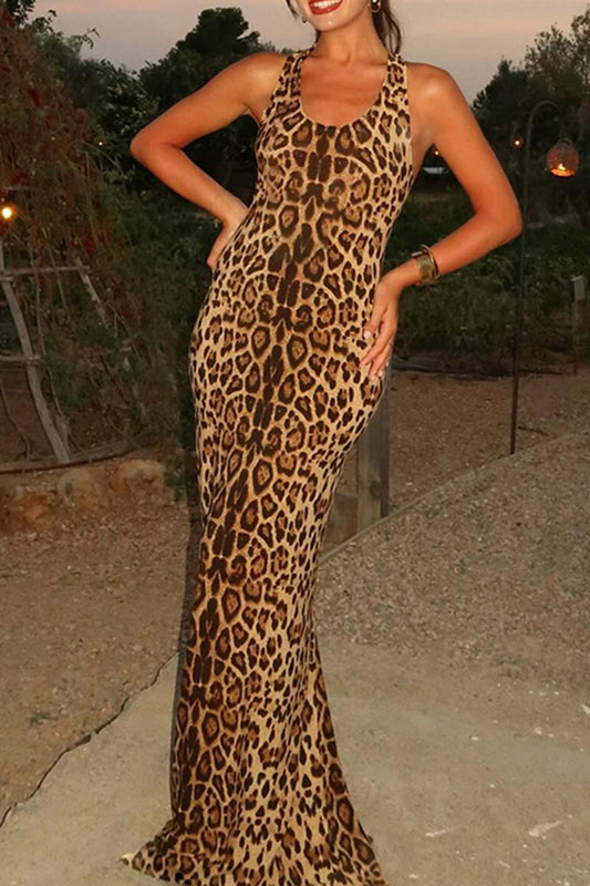 Elegantes vestidos largos con cuello halter, espalda descubierta y estampado de leopardo