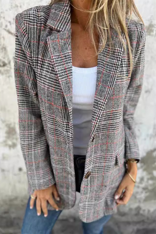 Prendas de abrigo informales con cuello vuelto en contraste y botones a cuadros
