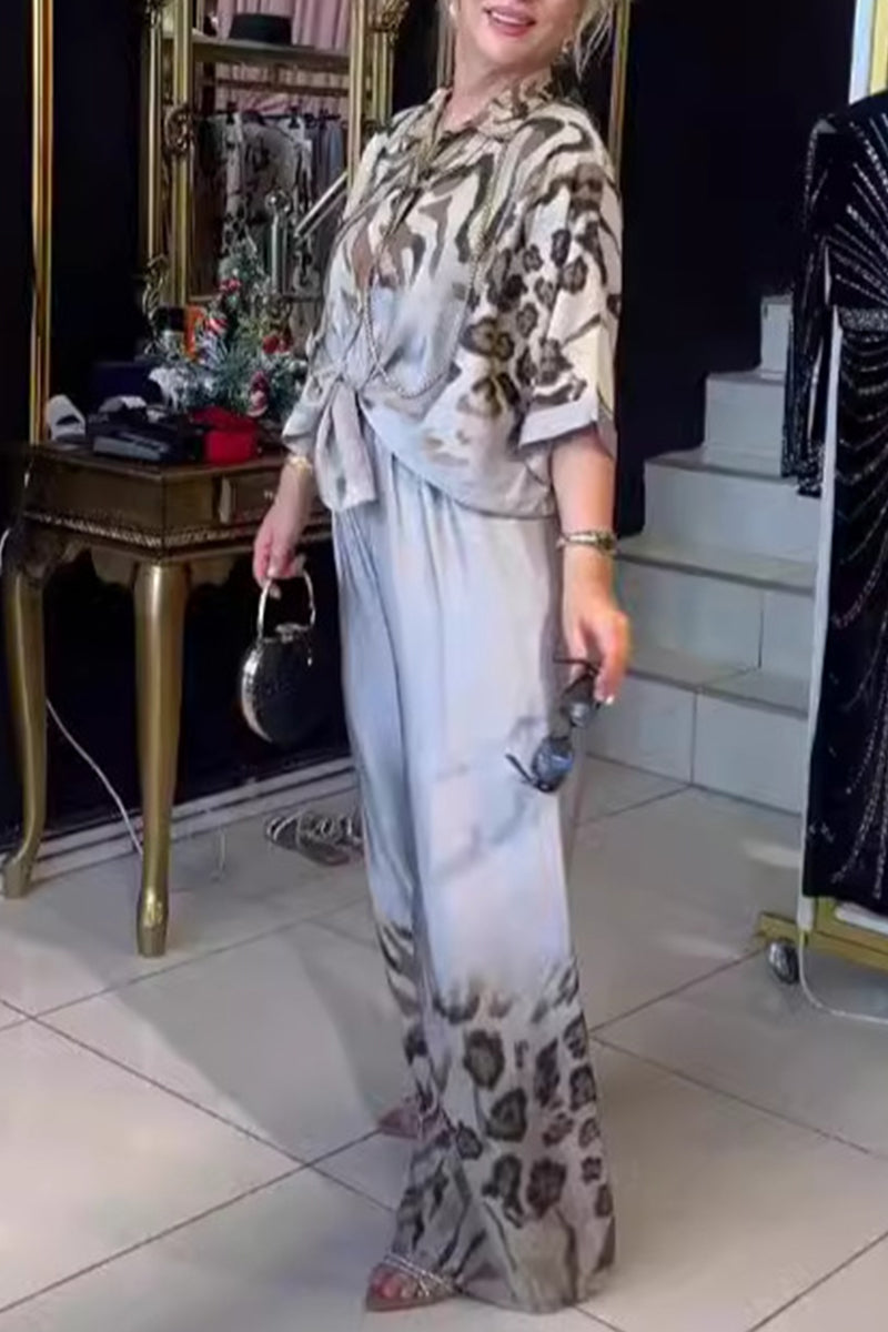 Conjunto de dos piezas informal con estampado de botones, cuello vuelto y manga larga