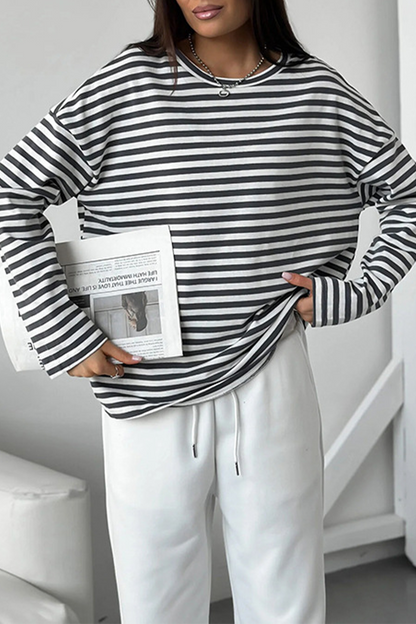 Tops casuales de rayas con cuello redondo en contraste