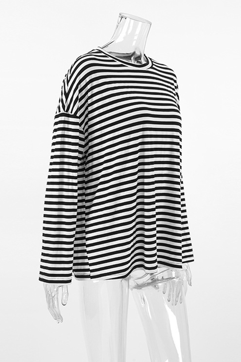 Tops casuales de rayas con cuello redondo en contraste