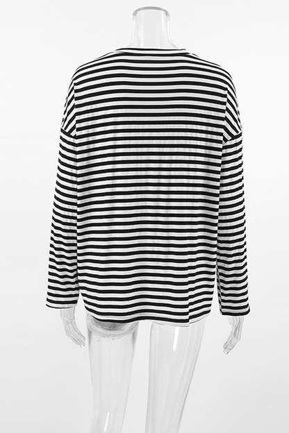 Tops casuales de rayas con cuello redondo en contraste