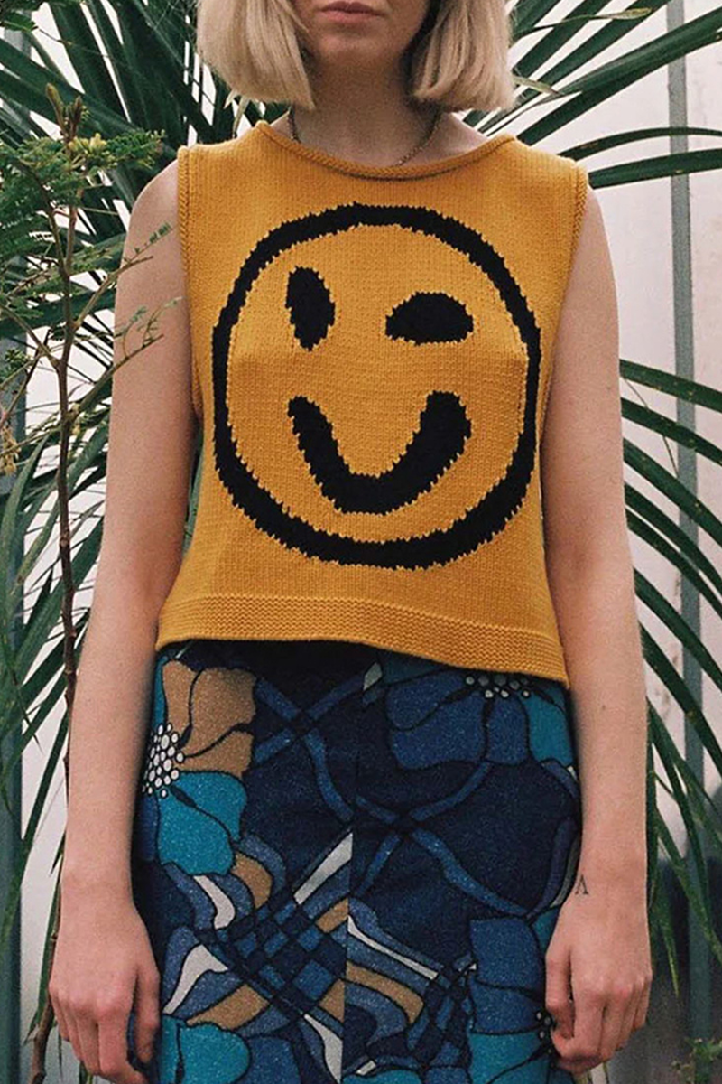 Tops casuales con cuello redondo y contraste de cara sonriente (5 colores)