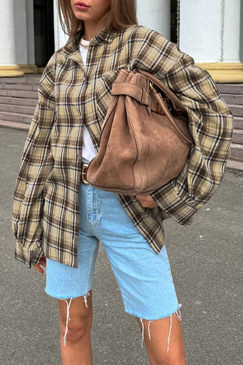 Blusas casuales con botones a cuadros y cuello vuelto en contraste