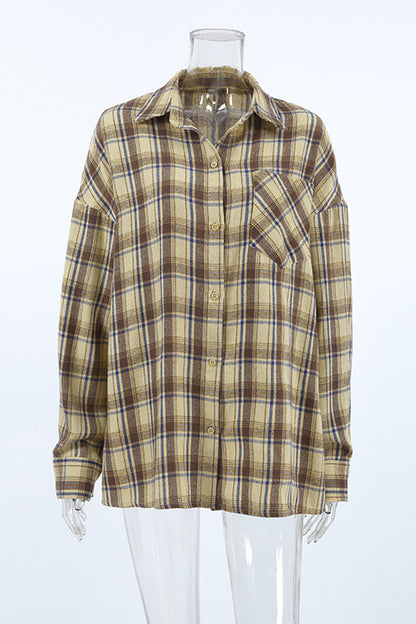 Blusas casuales con botones a cuadros y cuello vuelto en contraste