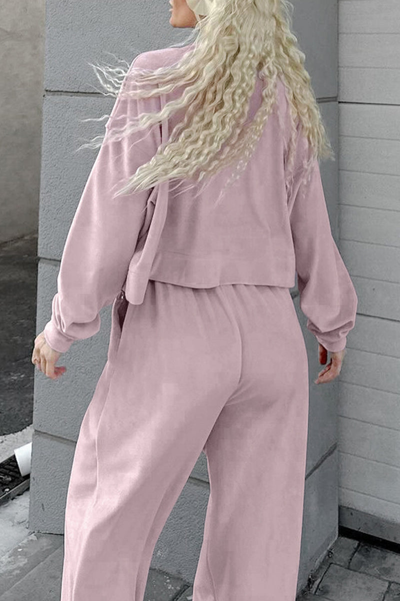 Conjunto informal de dos piezas con cuello vuelto, manga larga y bolsillos de calle con cordones