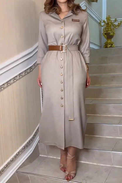 Vestido camisero informal de color liso con hebilla de bolsillo y cinturón y cuello vuelto