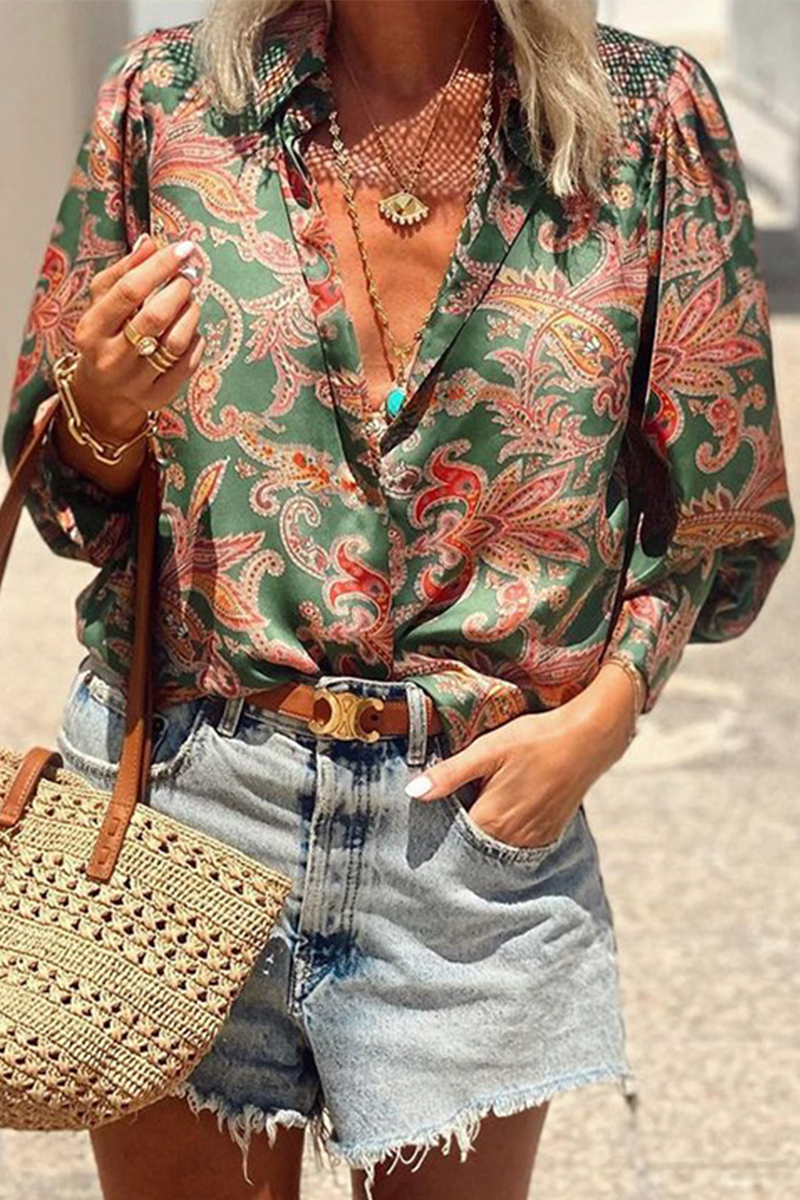 Blusas casuales con cuello vuelto en contraste y estampado floral