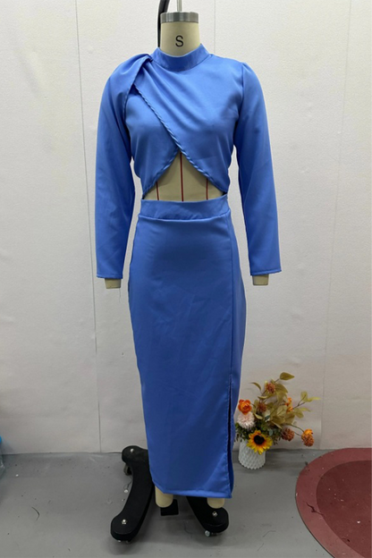 Elegante vestido de calle con abertura fruncida, cuello alto y manga larga, dos piezas