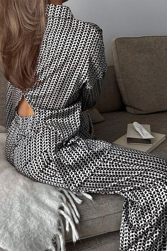 Conjunto de dos piezas con cuello vuelto, manga larga, estampado geométrico informal, patchwork, abertura y contraste