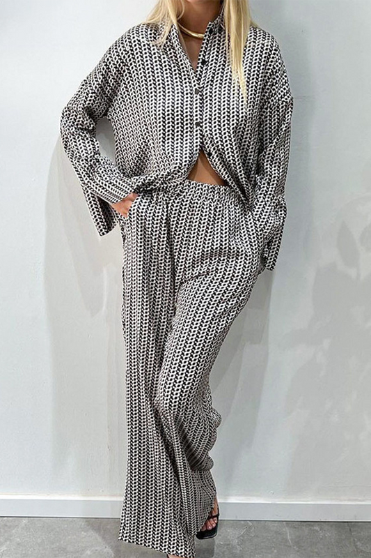 Conjunto de dos piezas con cuello vuelto, manga larga, estampado geométrico informal, patchwork, abertura y contraste