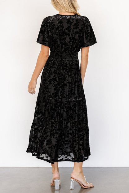 Elegante vestido de línea A con escote en V, textura de volantes y bolsillos con flores