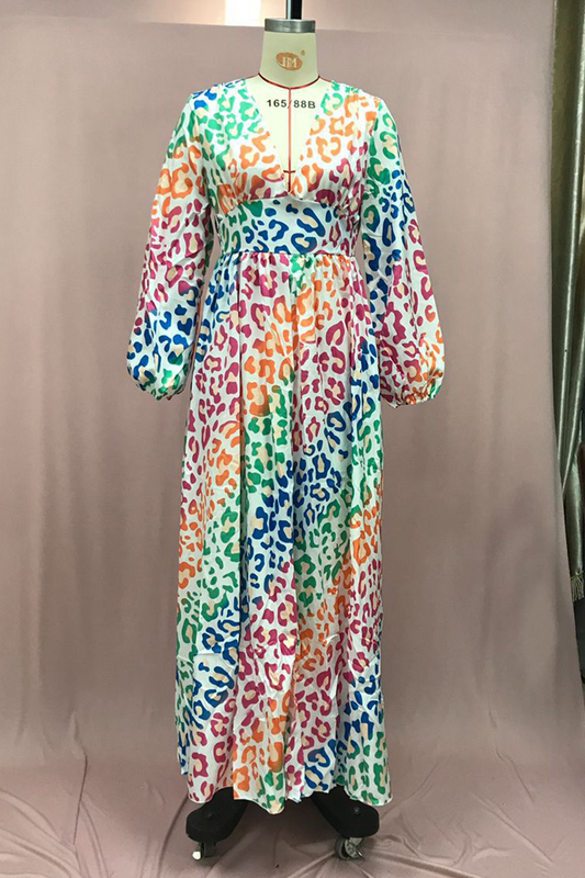 Elegante vestido largo con escote en V en contraste y abertura con estampado de leopardo degradado