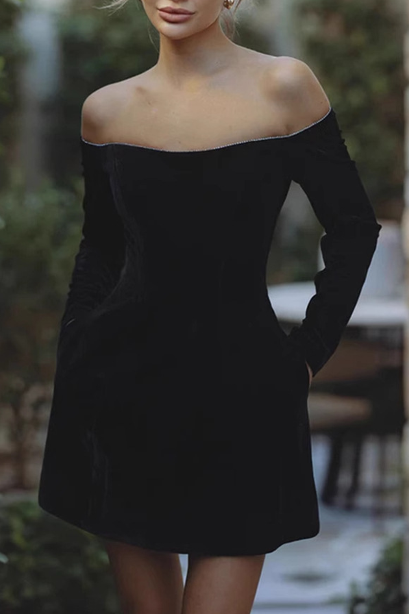 Vestidos de princesa sexys con hombros descubiertos y decoración de diamantes de imitación