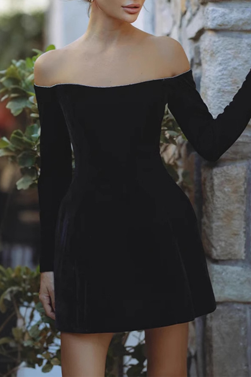 Vestidos de princesa sexys con hombros descubiertos y decoración de diamantes de imitación
