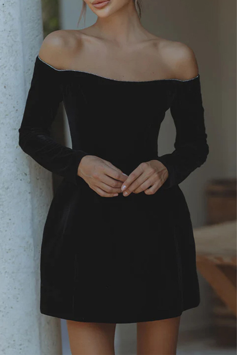 Vestidos de princesa sexys con hombros descubiertos y decoración de diamantes de imitación