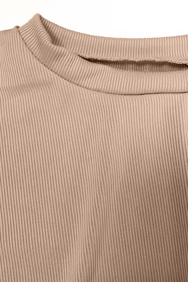 Vestidos casuales con falda cruzada y cuello redondo con agujeros y bolas de pelo