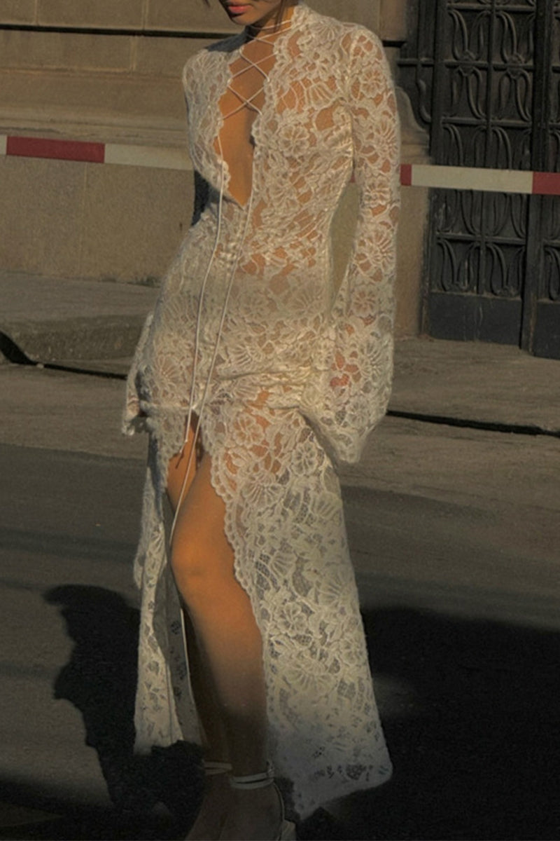 Vestido de encaje sexy con escote en V y tirantes transparentes