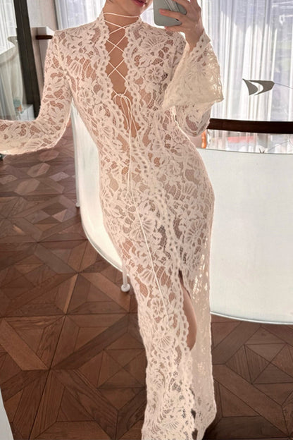 Vestido de encaje sexy con escote en V y tirantes transparentes