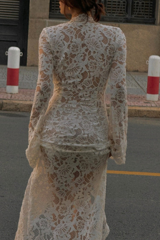 Vestido de encaje sexy con escote en V y tirantes transparentes