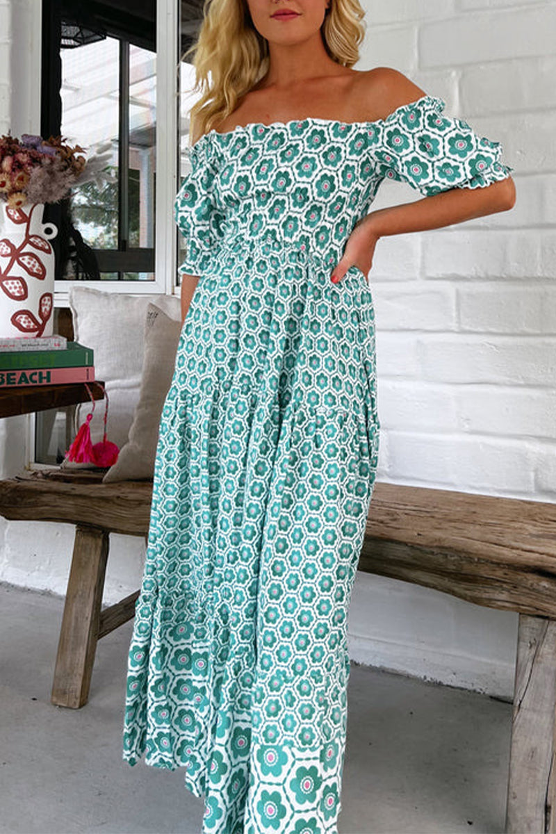 Vestido informal de manga corta con hombros descubiertos, estampado geométrico en contraste