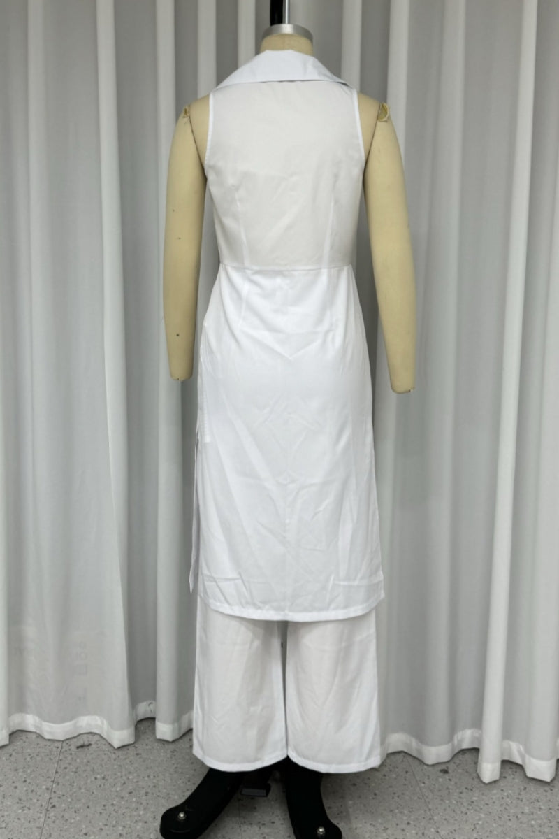 Conjunto informal de dos piezas con botones, abertura y cuello vuelto, sin mangas