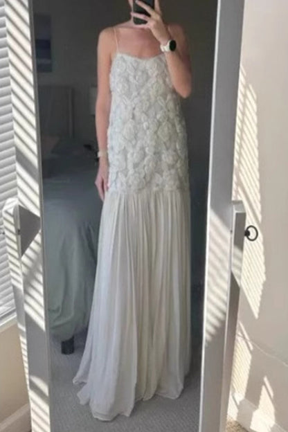 Elegantes vestidos largos con escote en V y forma de flor