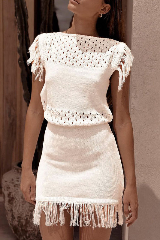 Vestido estilo suéter informal con borlas y cuello redondo calado