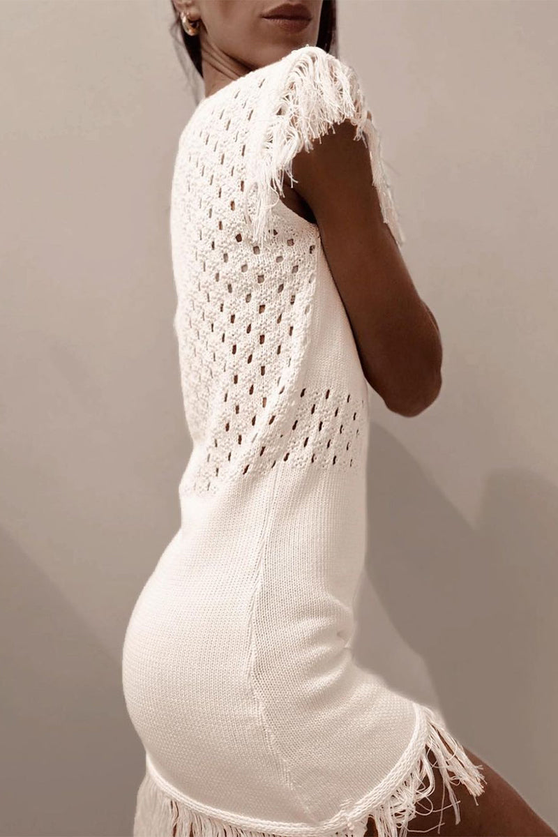 Vestido informal tipo suéter con borlas y cuello redondo y aberturas