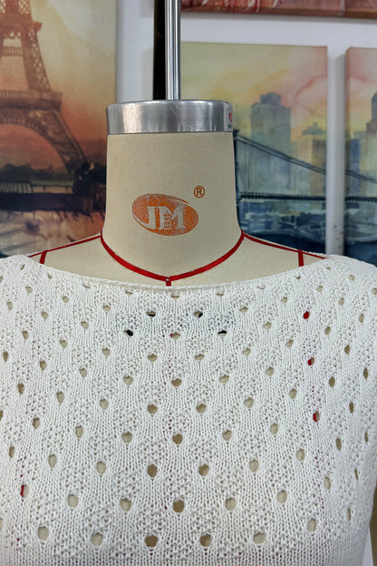 Vestido informal tipo suéter con borlas y cuello redondo y aberturas