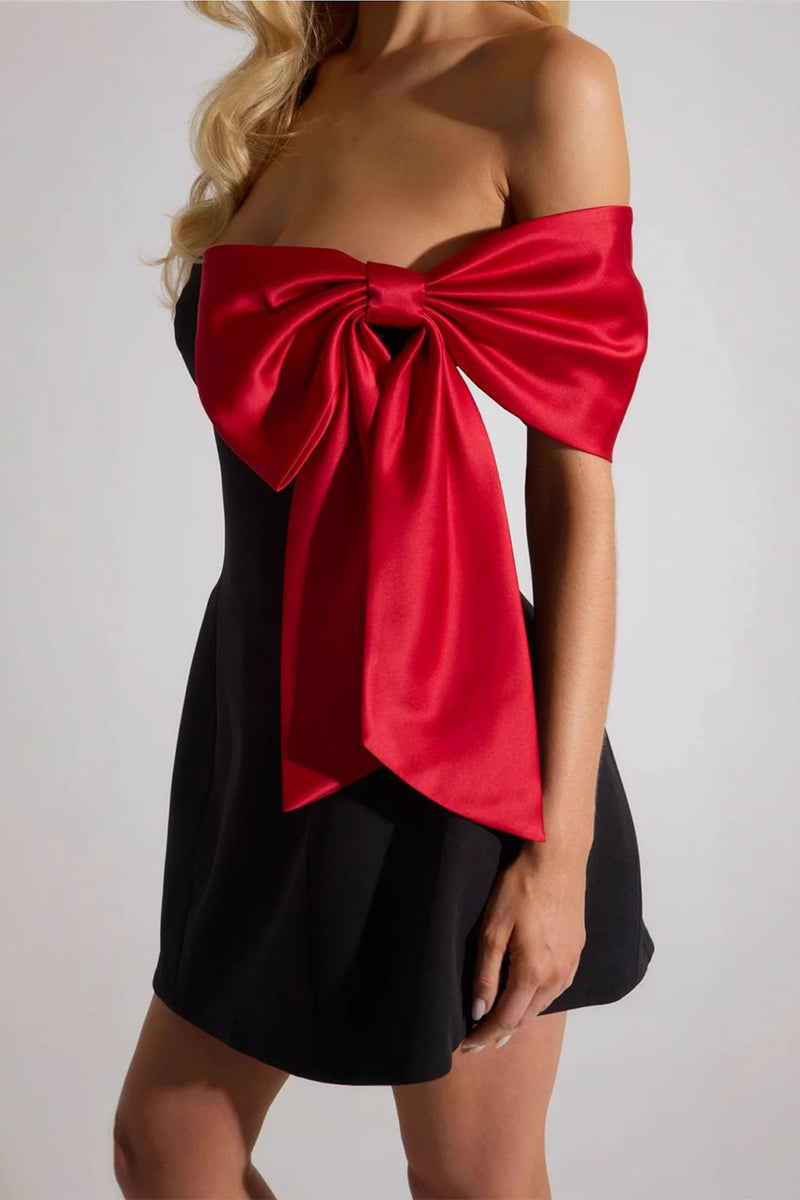 Vestidos de noche sexys con hombros descubiertos y diseño de patchwork y lazo en contraste