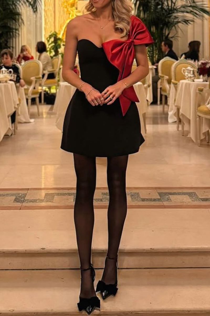 Vestidos de noche sexys con hombros descubiertos y diseño de patchwork y lazo en contraste