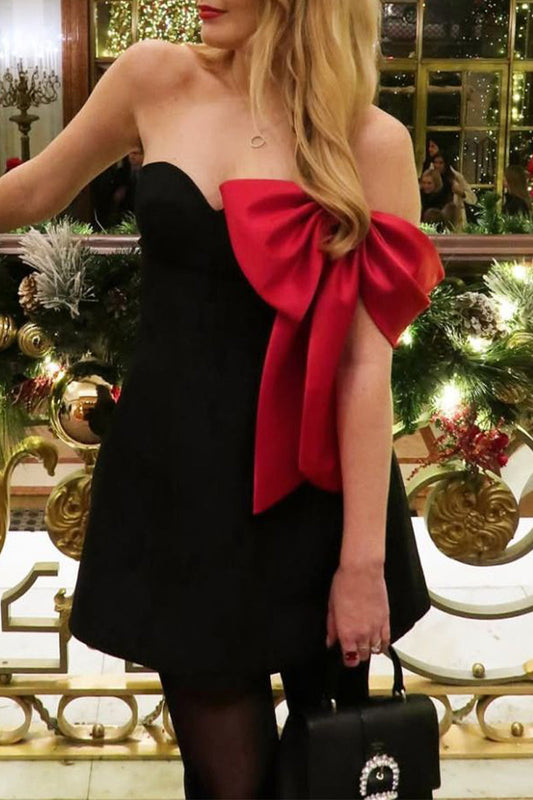Vestidos de noche sexys con hombros descubiertos y diseño de patchwork y lazo en contraste