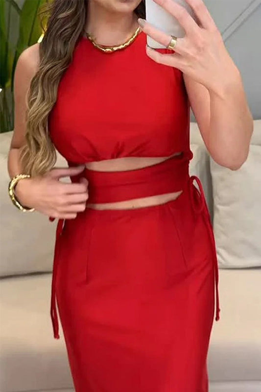 Elegante vestido de falda de un solo paso con cuello redondo y cordón ajustable