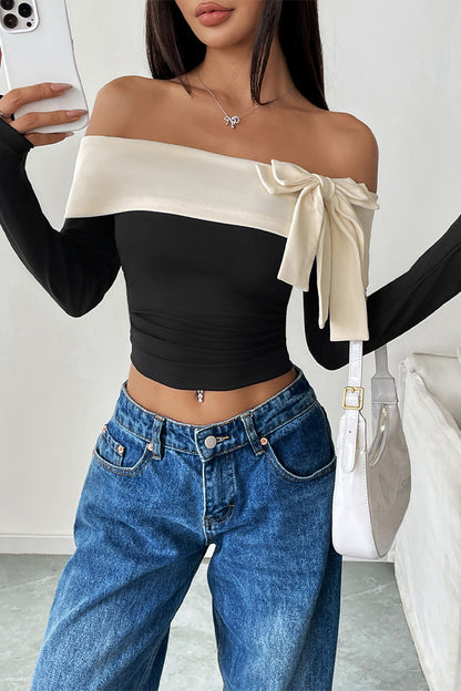 Tops sexys con hombros descubiertos y decoración de lazo