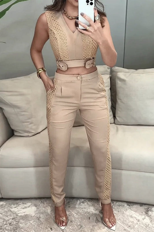 Conjunto informal de dos piezas con bolsillos, botones, malla, cuello en V y sin mangas