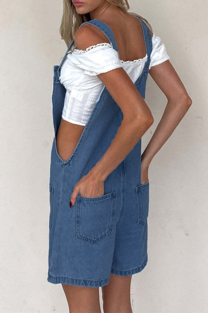 Mono holgado informal con cuello en U y botones de bolsillo
