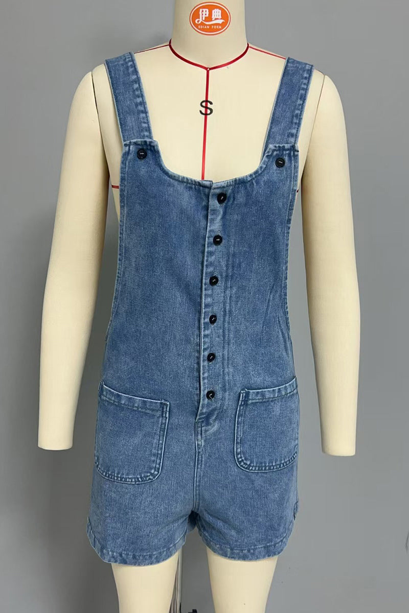 Mono holgado informal con cuello en U y botones de bolsillo