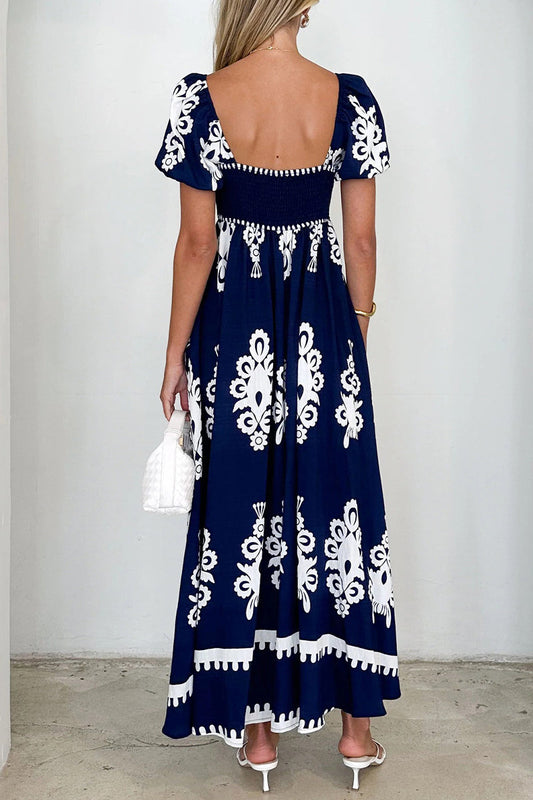 Vestido informal de manga corta con escote cuadrado, estampado geométrico, bolsillos y contraste