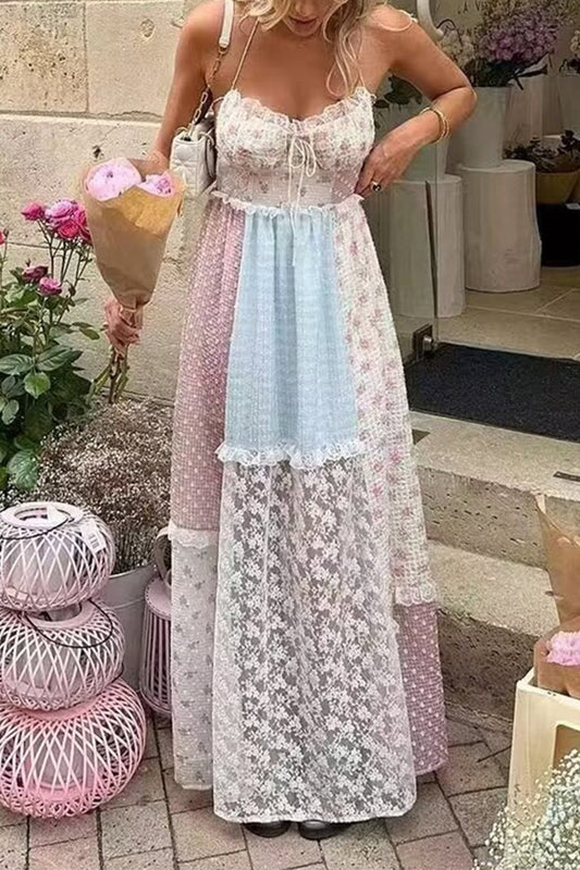 Elegante vestido largo con cuello halter, espalda descubierta, encaje y cordón ajustable con estampado floral