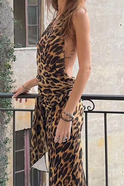 Traje de baño de dos piezas sexy con estampado de leopardo, sin espalda, con cuello halter y sin mangas