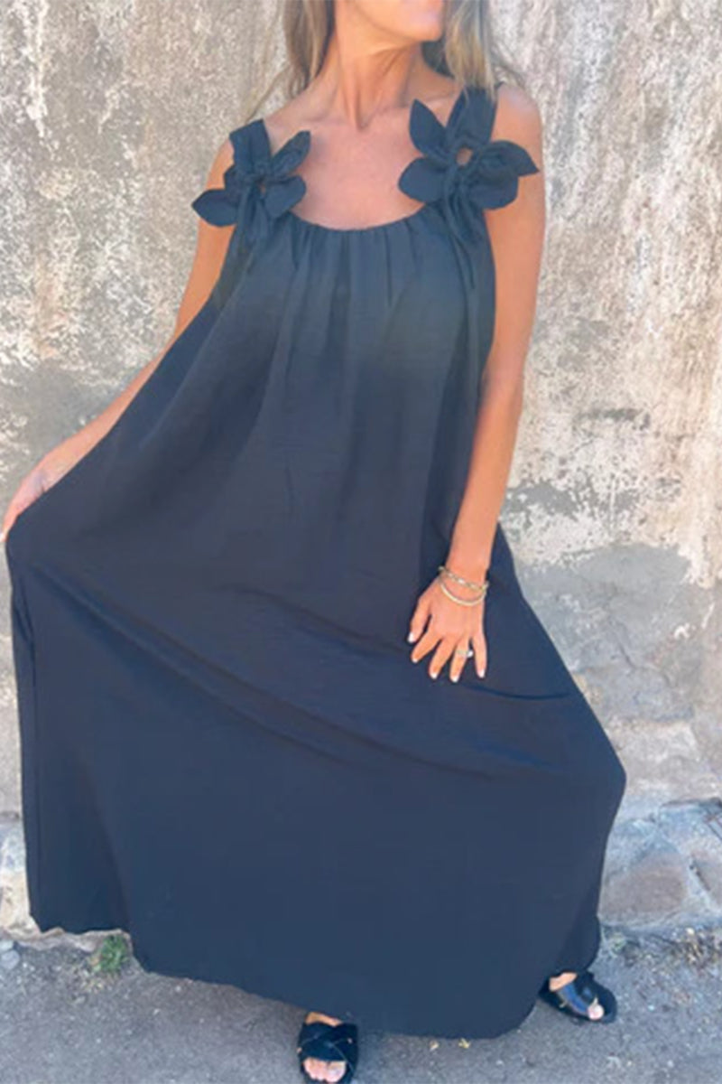 Vestidos casuales de tirantes con cuello en U y flores en color liso